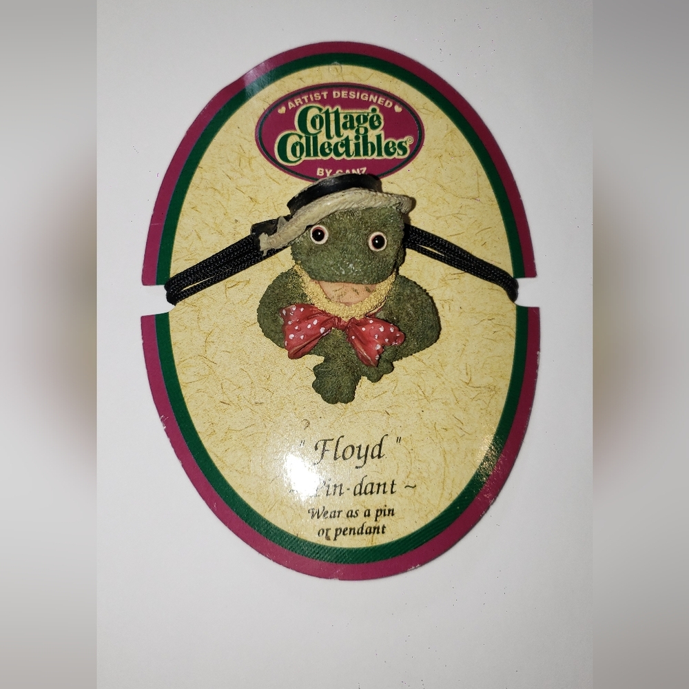 GANZ Cottage Collectibles Frog Brooch " Floyd "with Red Bow